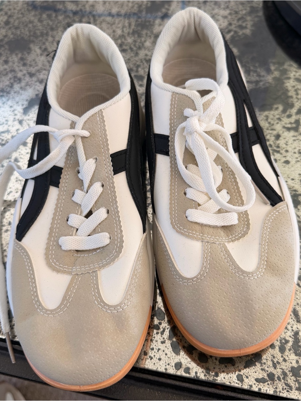 Women’s Retro-Style Lace-Up Sneakers in White, Beige & Black